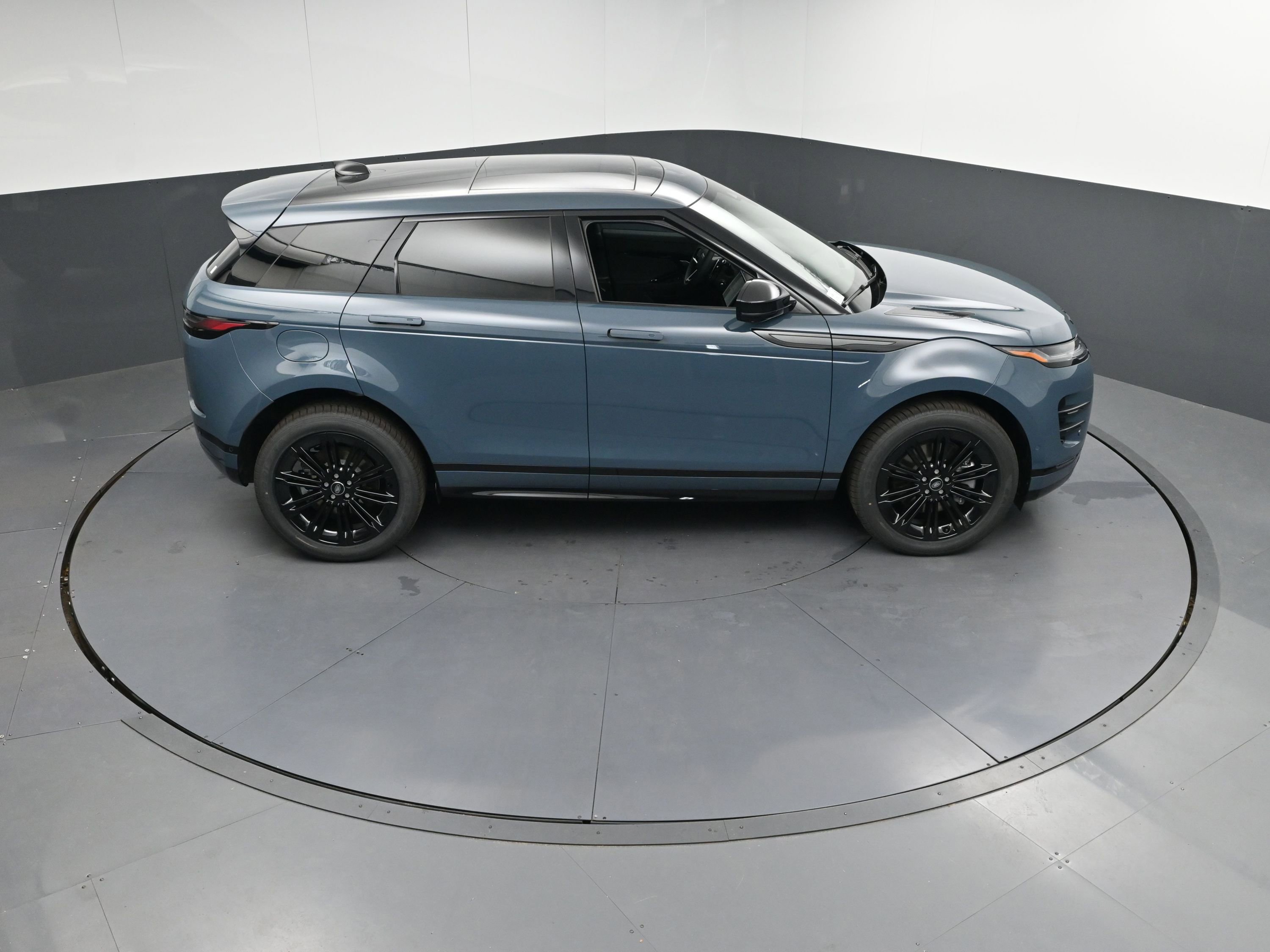 New 2026 Land Rover Range Rover Evoque Dynamic SE image 35