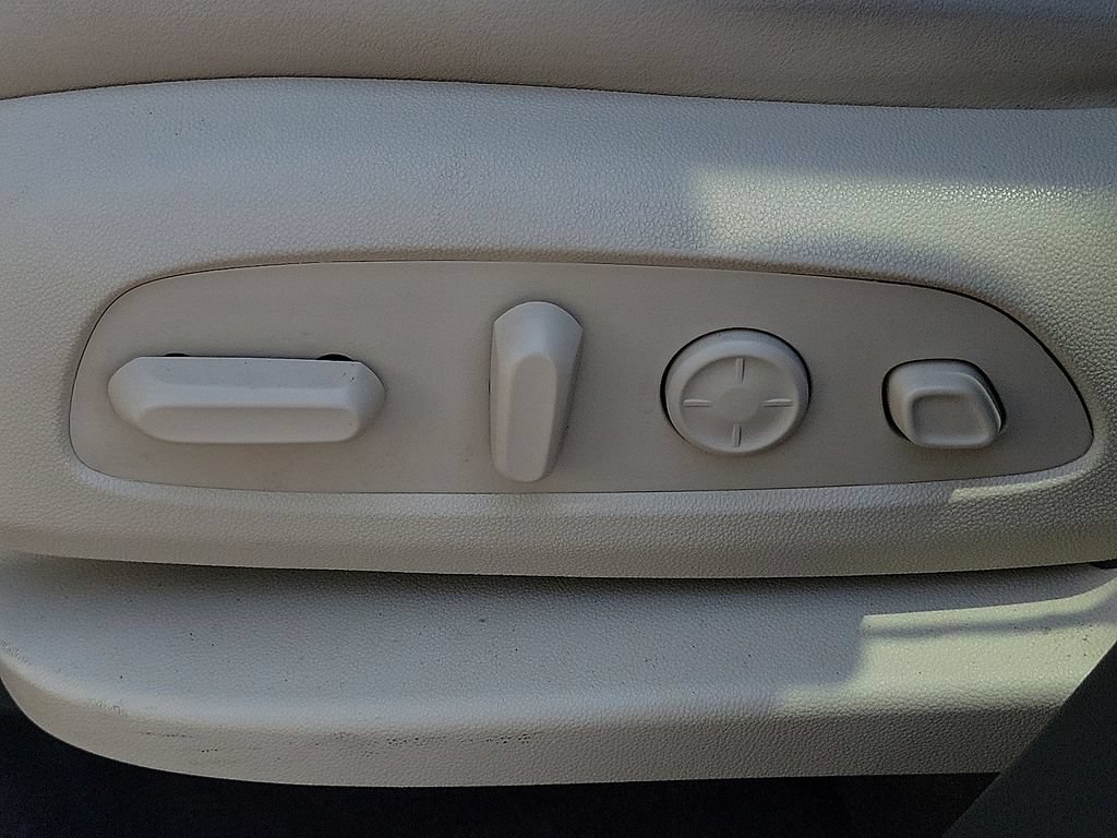 Used 2022 Buick Enclave Avenir FWD image 13