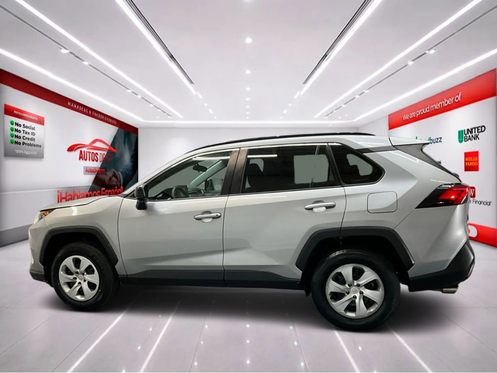 Used 2019 Toyota RAV4 LE FWD image 5