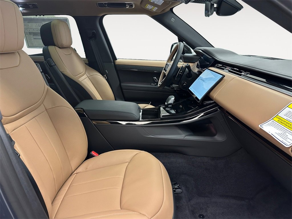 New 2025 Land Rover Range Rover Sport Dynamic SE image 13