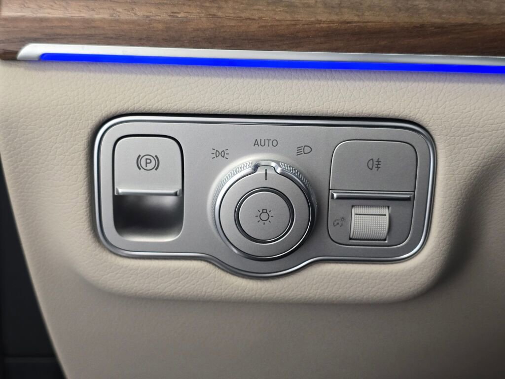 Certified 2025 Mercedes-Benz GLE 350 4MATIC image 37