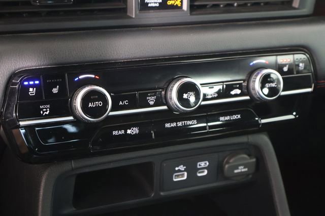 Used 2025 Honda Pilot Black Edition image 27