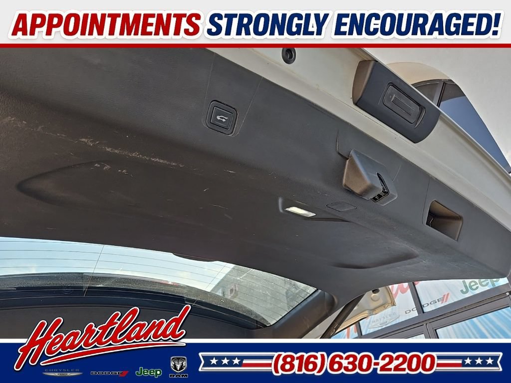 Used 2021 Chevrolet Traverse Premier AWD/4WD image 94