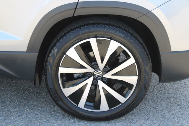 Used 2023 Volkswagen Taos SE image 9