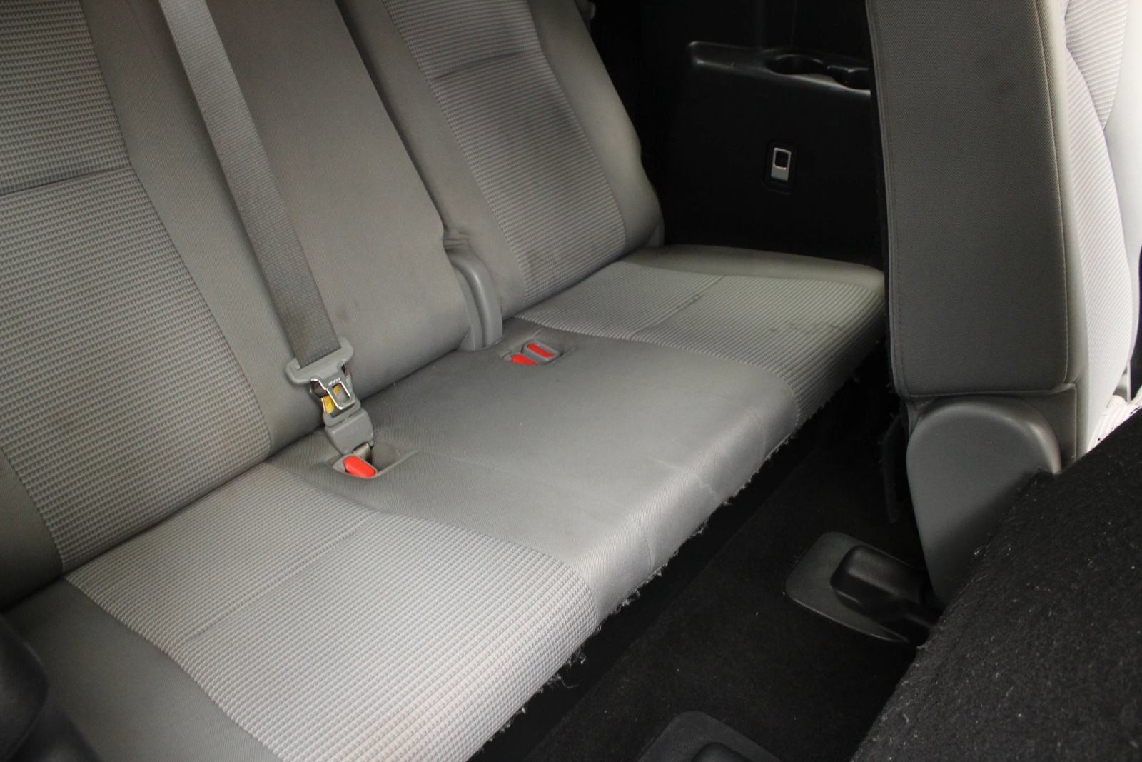 Used 2021 Toyota Highlander LE AWD/4WD image 27