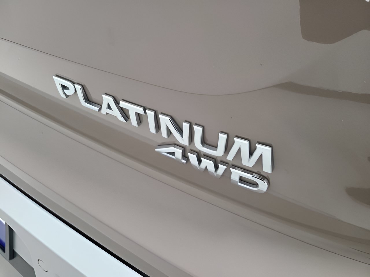 Used 2025 Nissan Pathfinder Platinum AWD/4WD image 8