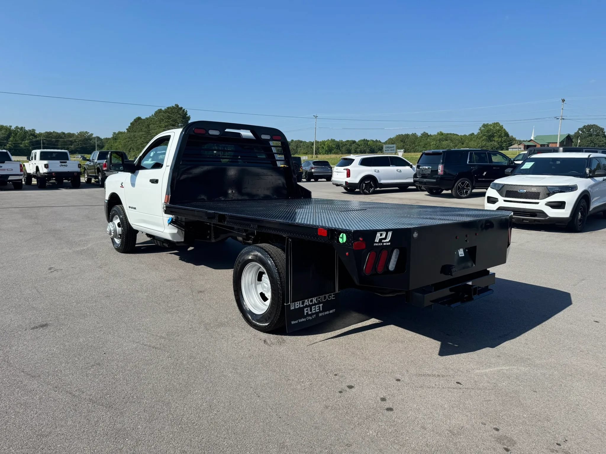 Used 2023 RAM 3500 SLT w/ Quick Order Package 2YG SLT AWD/4WD image 3