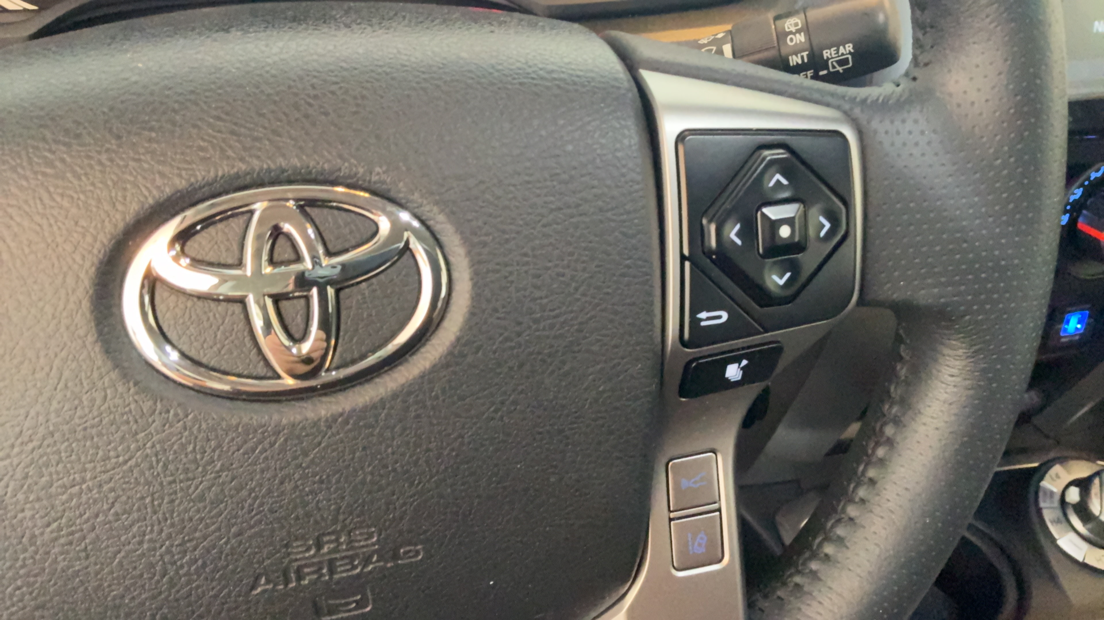 Certified 2022 Toyota 4Runner TRD Sport w/ Technology Package AWD/4WD image 17