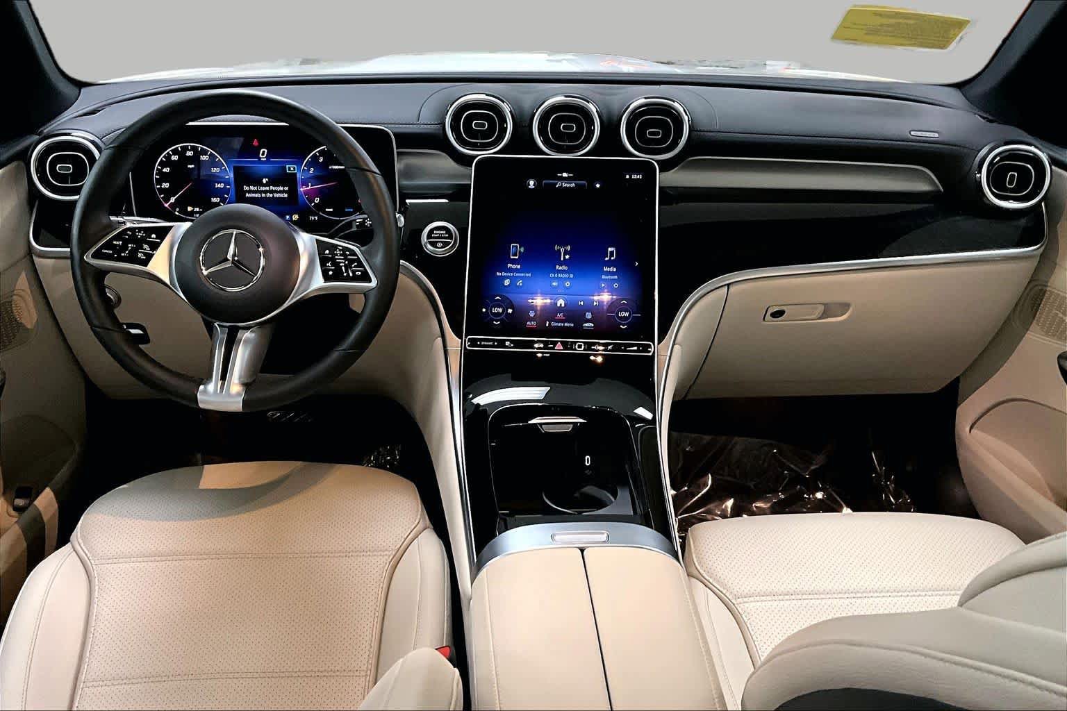 Used 2024 Mercedes-Benz GLC 300 4MATIC image 16