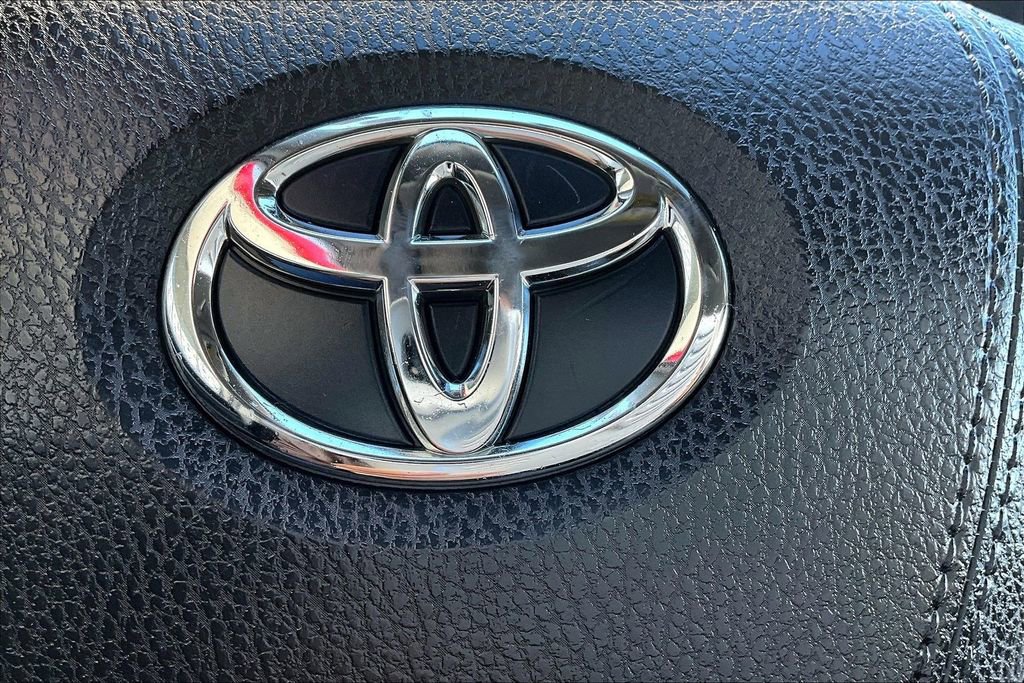 Used 2019 Toyota Highlander LE image 31