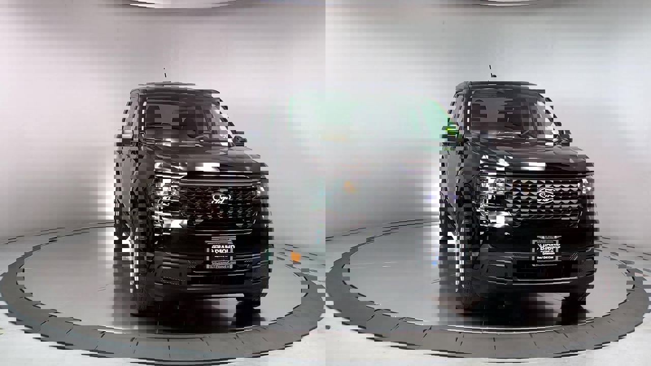 New 2025 Ford Maverick XL image 3