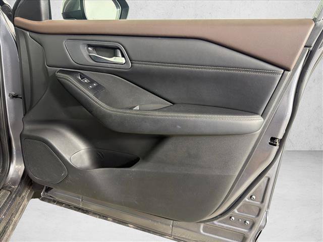 Used 2023 Nissan Rogue SL w/ SL Premium Package AWD/4WD image 16