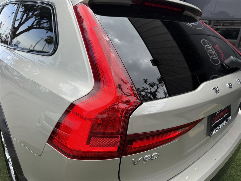 Used 2019 Volvo V90 T5 Cross Country AWD/4WD image 11