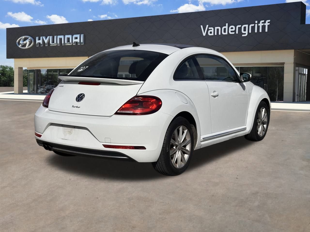 Used 2018 Volkswagen Beetle 2.0T SE image 12