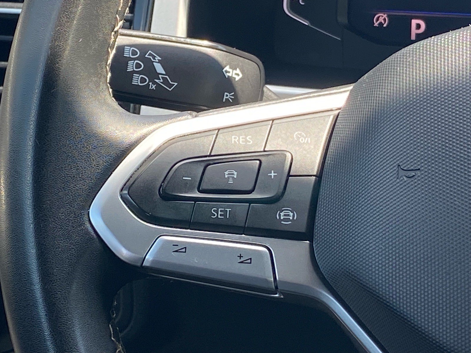 Certified 2023 Volkswagen Atlas Cross Sport SE w/ Panoramic Sunroof Package AWD/4WD image 7