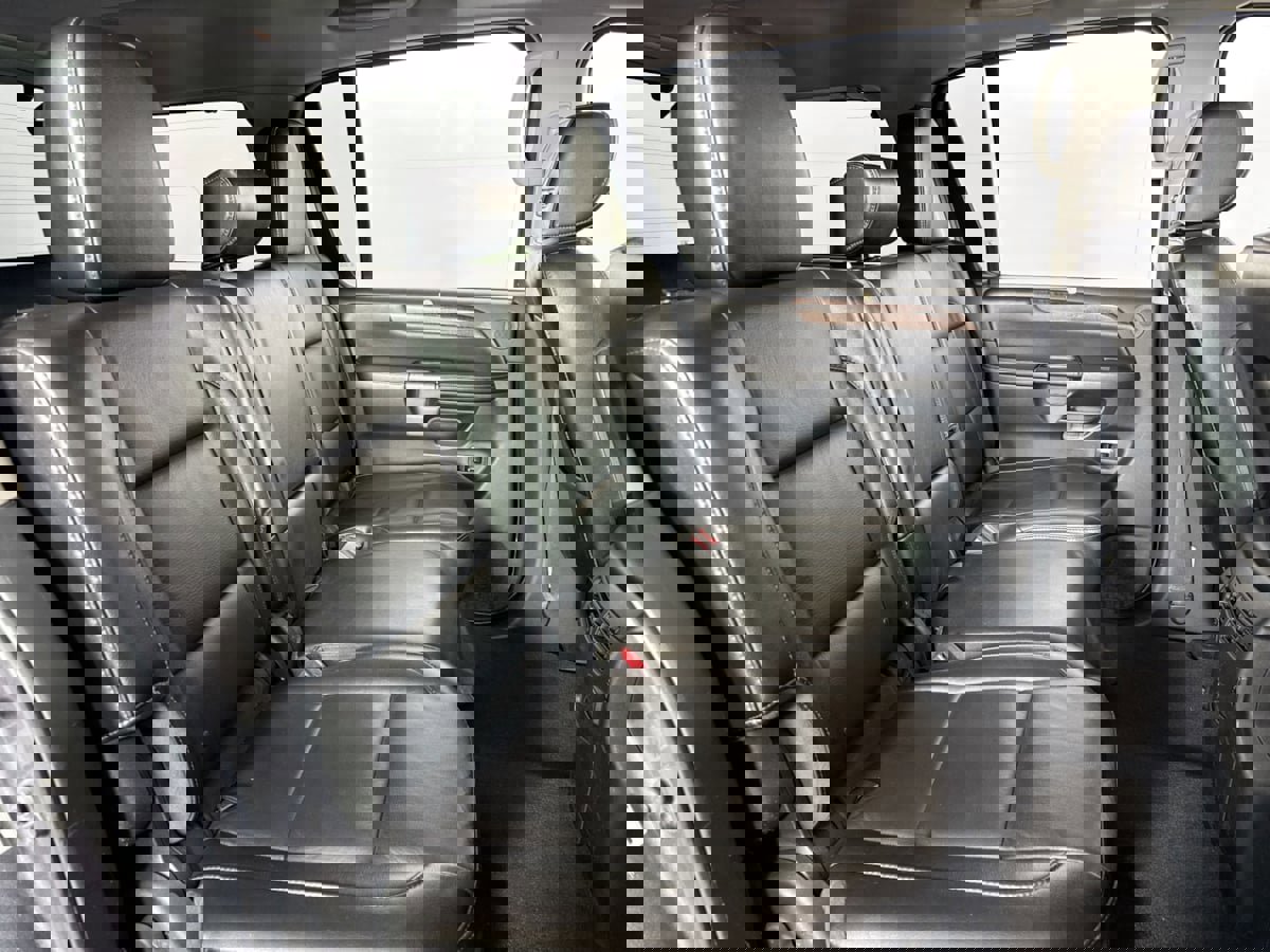 Used 2014 Nissan Armada Platinum image 37