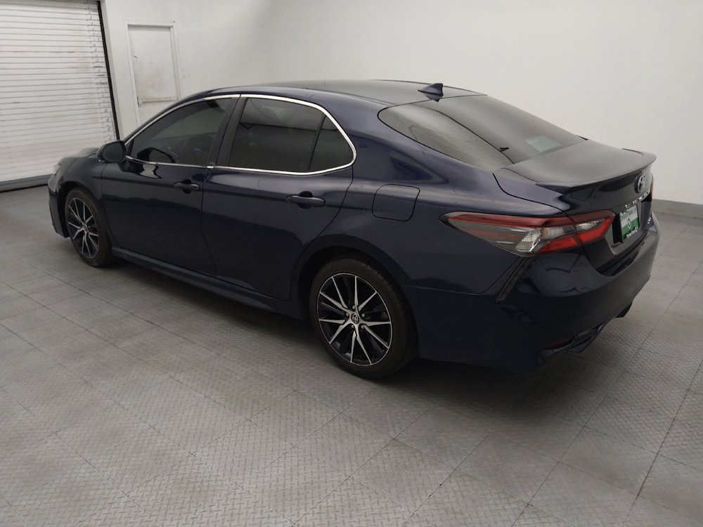 Used 2022 Toyota Camry SE FWD image 3