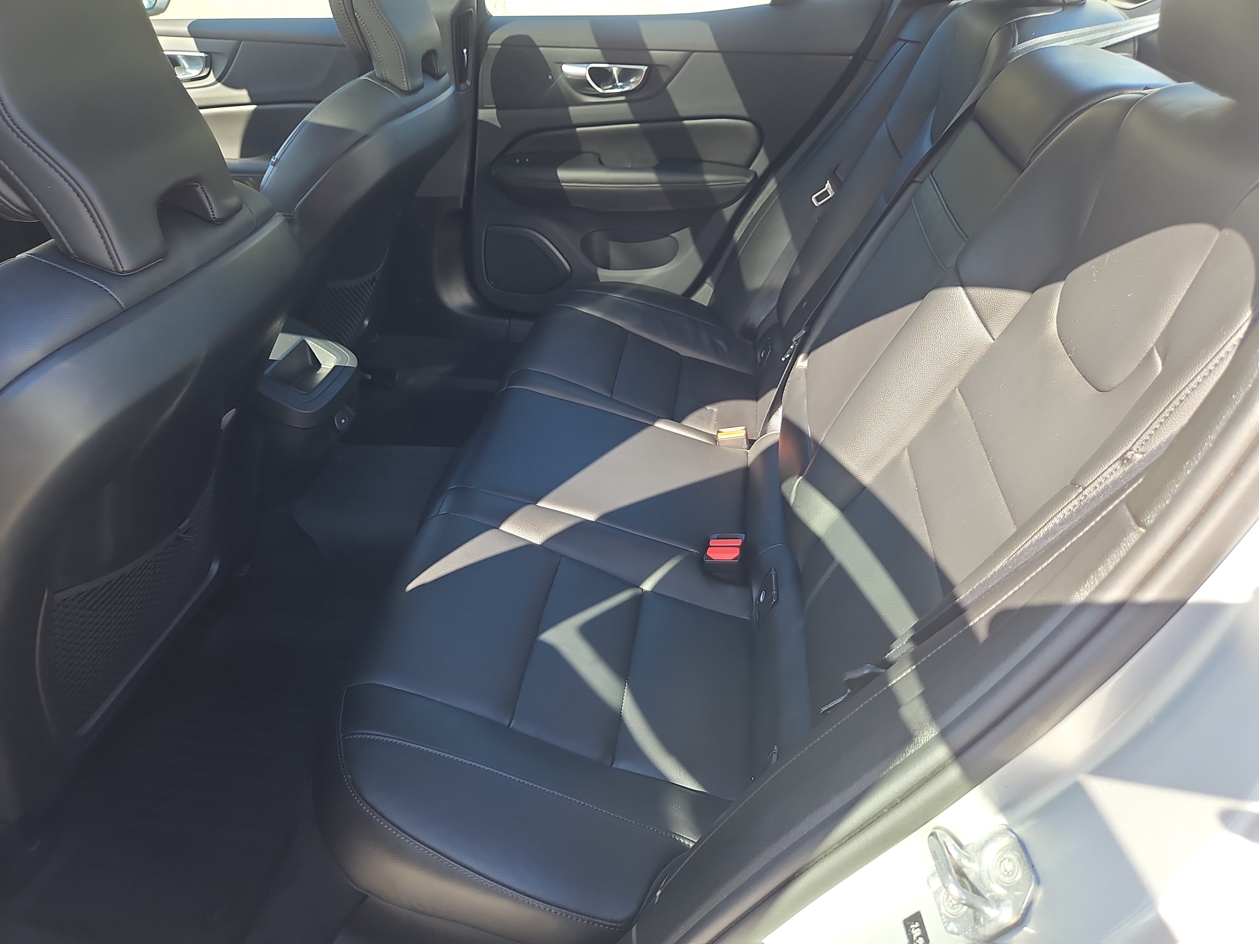 Used 2022 Volvo S60 B5 Momentum w/ Premium Package FWD image 31