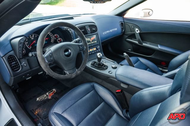 Used 2013 Chevrolet Corvette Z06 w/ 3LZ Preferred Equipment Group RWD image 2