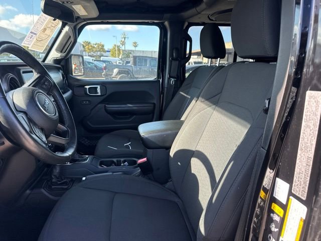 Used 2022 Jeep Gladiator Sport AWD/4WD image 9