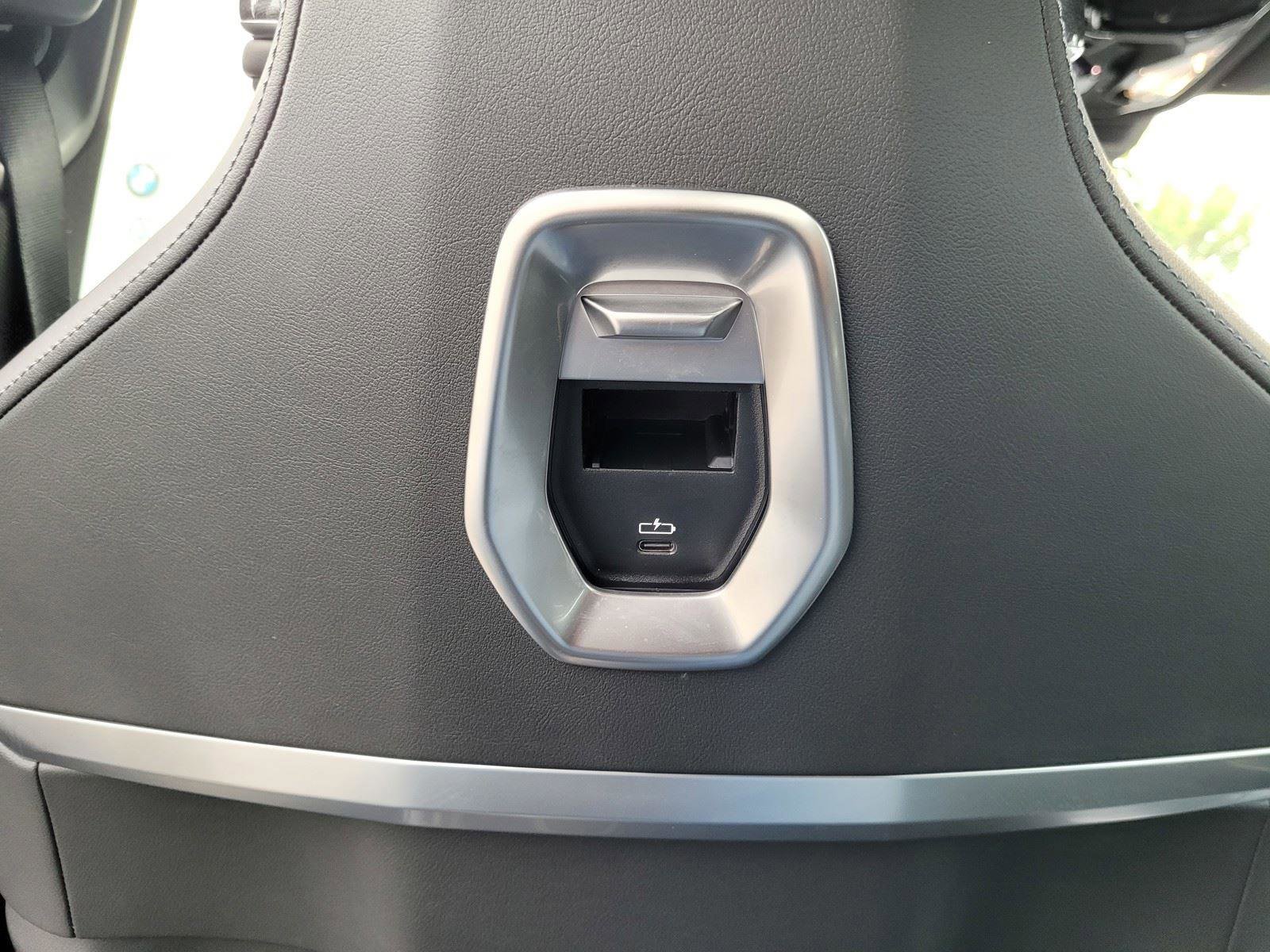 Used 2024 BMW i7 eDrive50 w/ Executive Package image 18