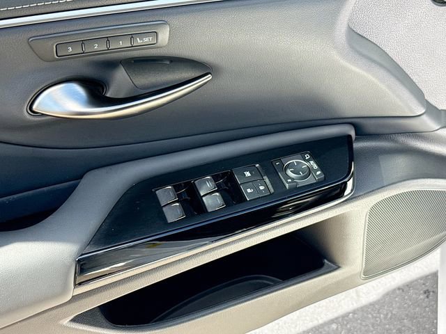 Used 2024 Lexus ES 350 Luxury w/ Technology Package image 17