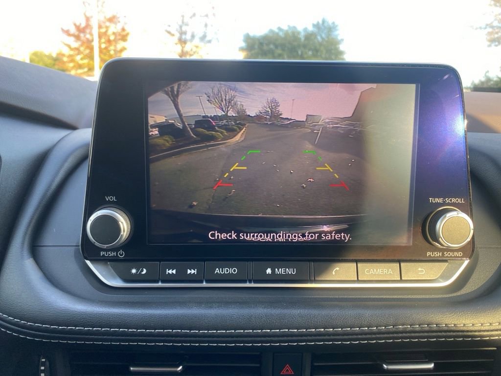 Used 2023 Nissan Rogue S image 21