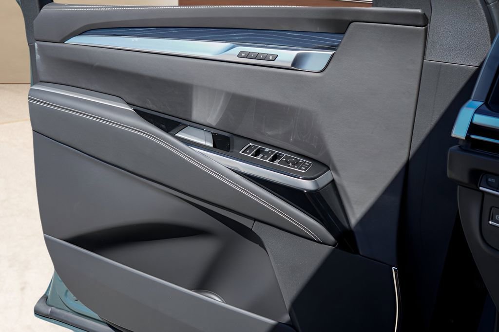 New 2026 Cadillac Escalade Sport w/ Touring Package AWD/4WD image 16