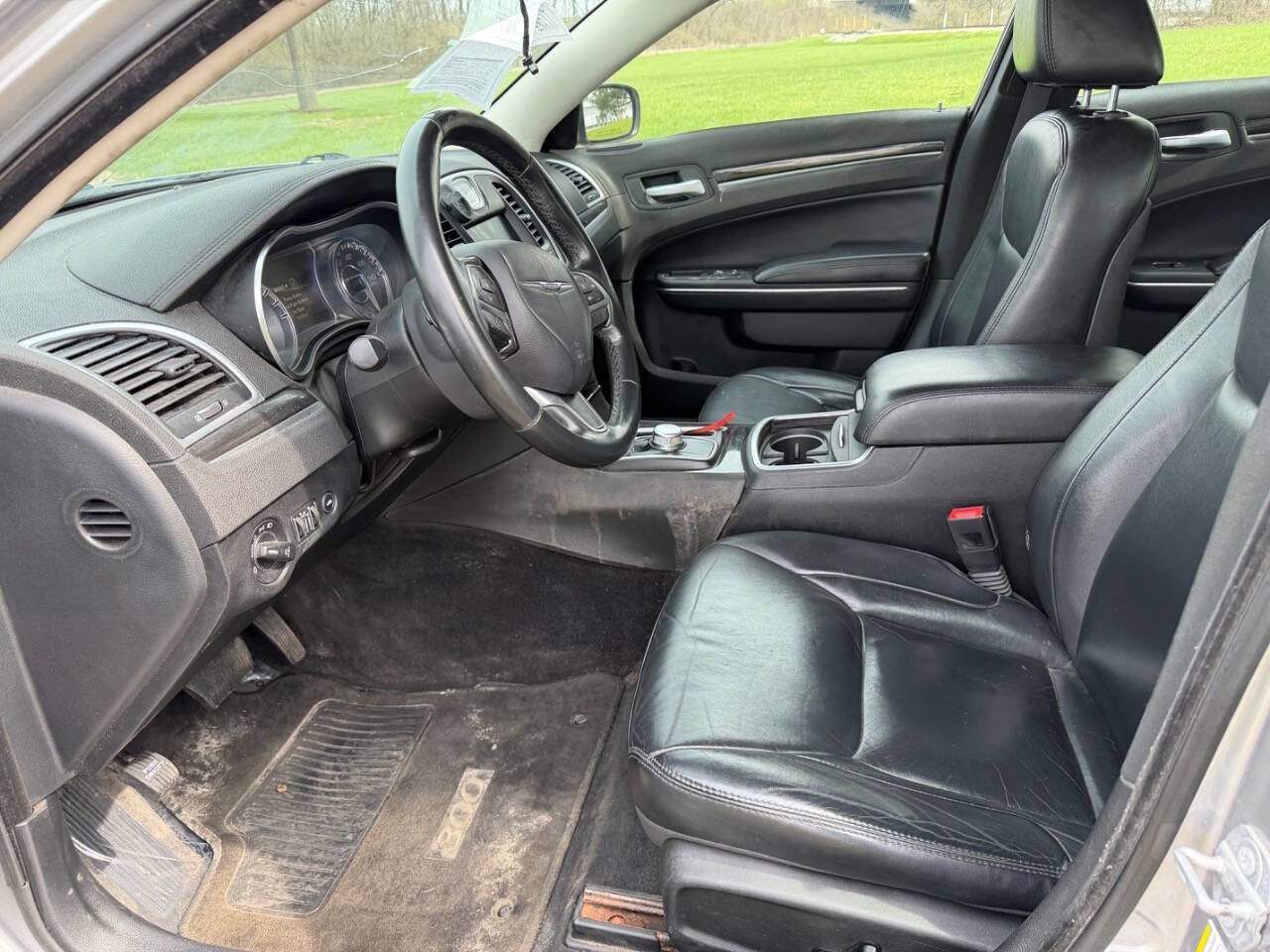 Used 2015 Chrysler 300 Limited w/ Driver Convenience Group image 12