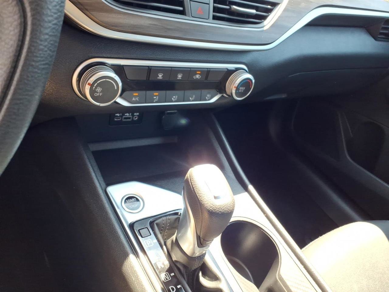 Used 2025 Nissan Altima 2.5 SV FWD image 13
