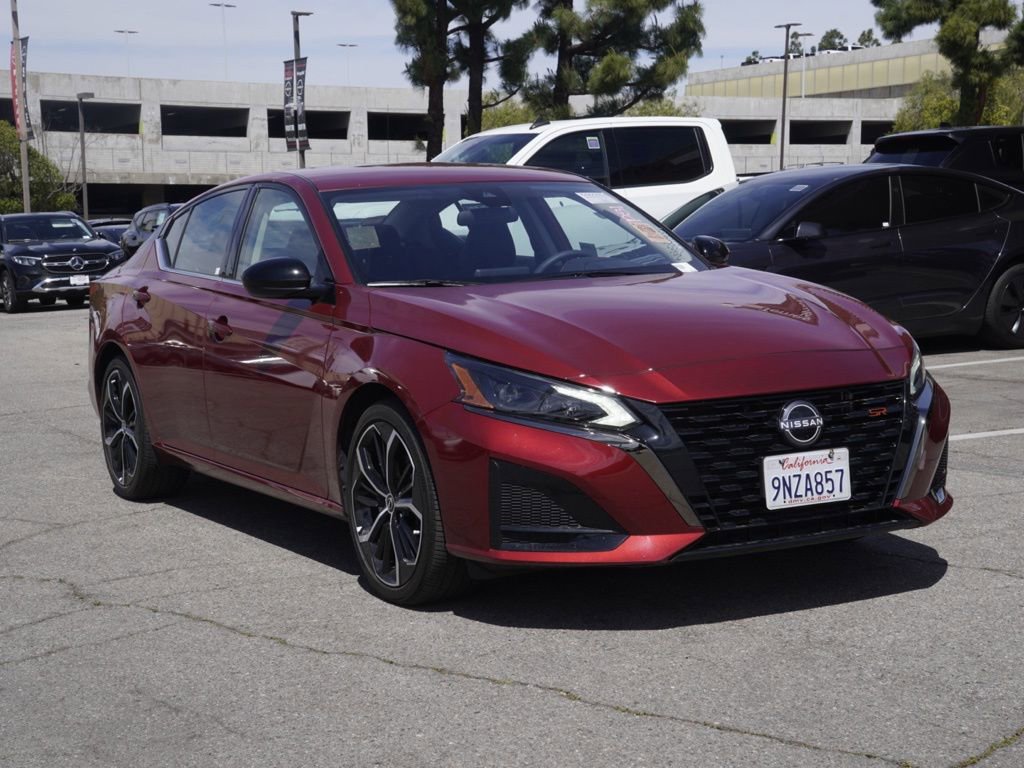 Certified 2024 Nissan Altima 2.5 SR image 2