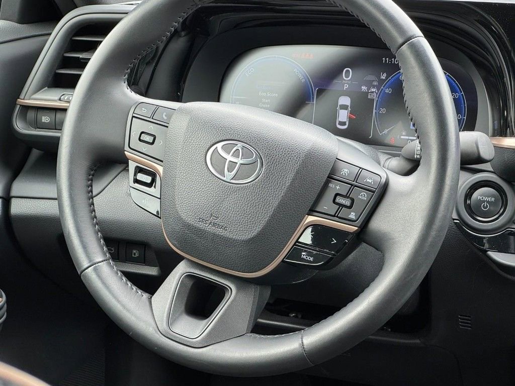 Used 2023 Toyota Crown AWD/4WD image 12