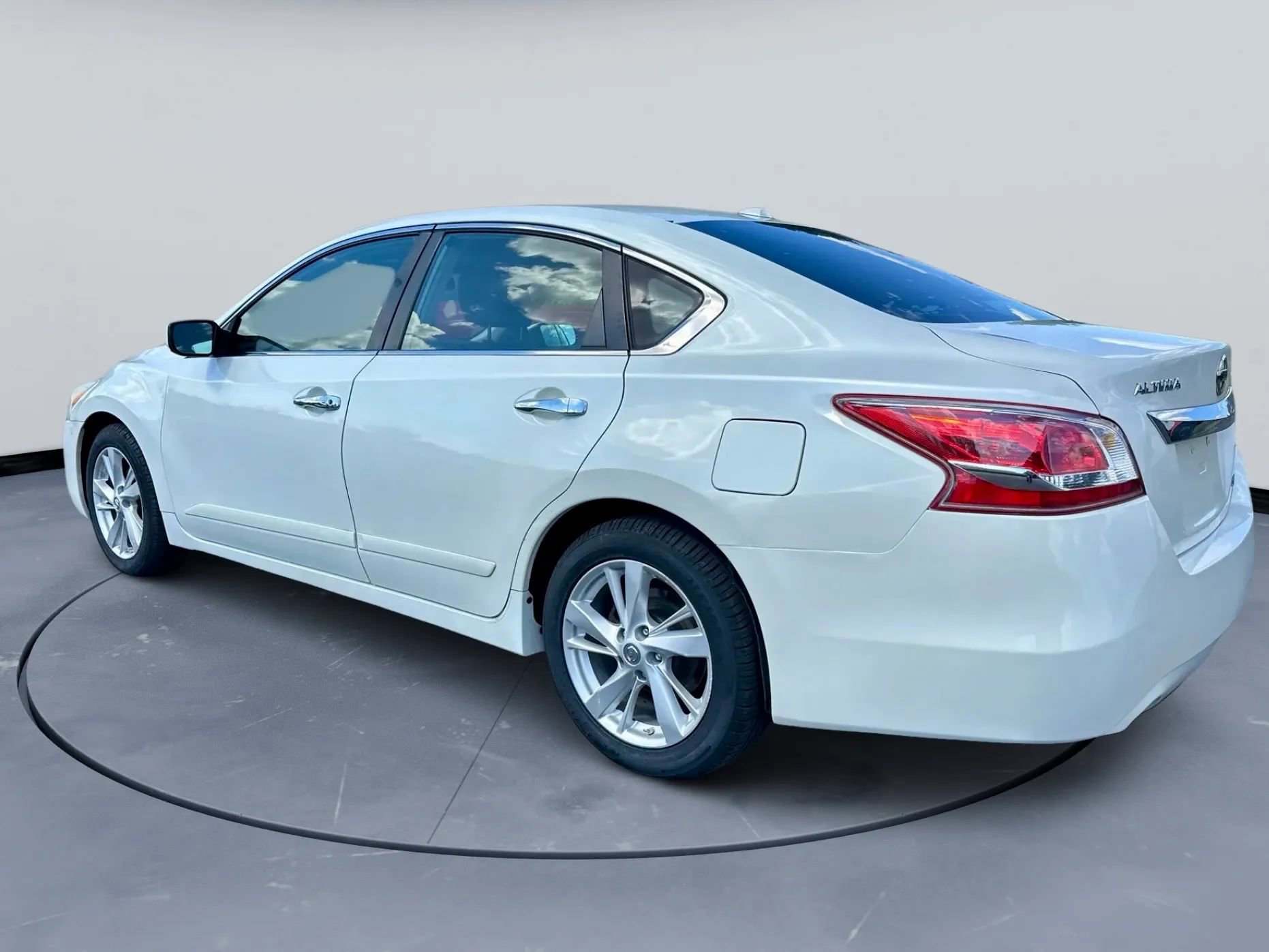 Used 2013 Nissan Altima 2.5 SV image 4