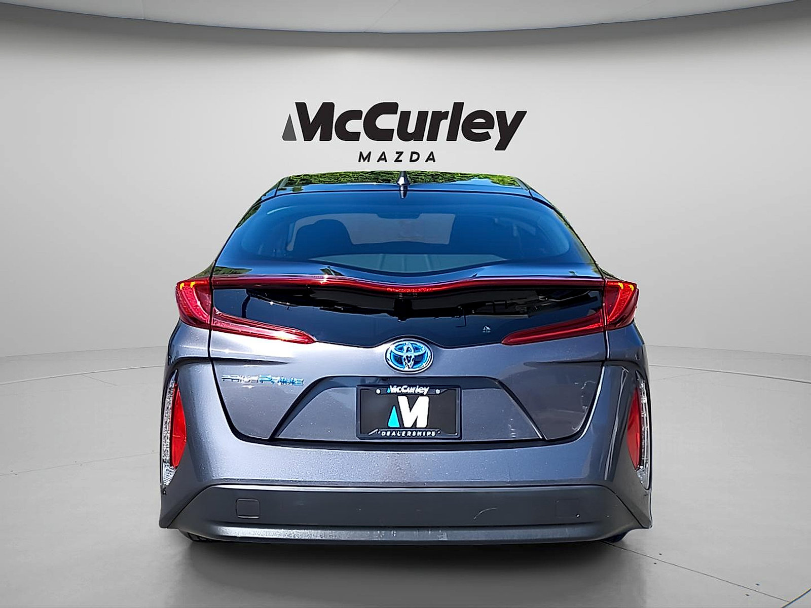 Used 2020 Toyota Prius Prime LE FWD image 6