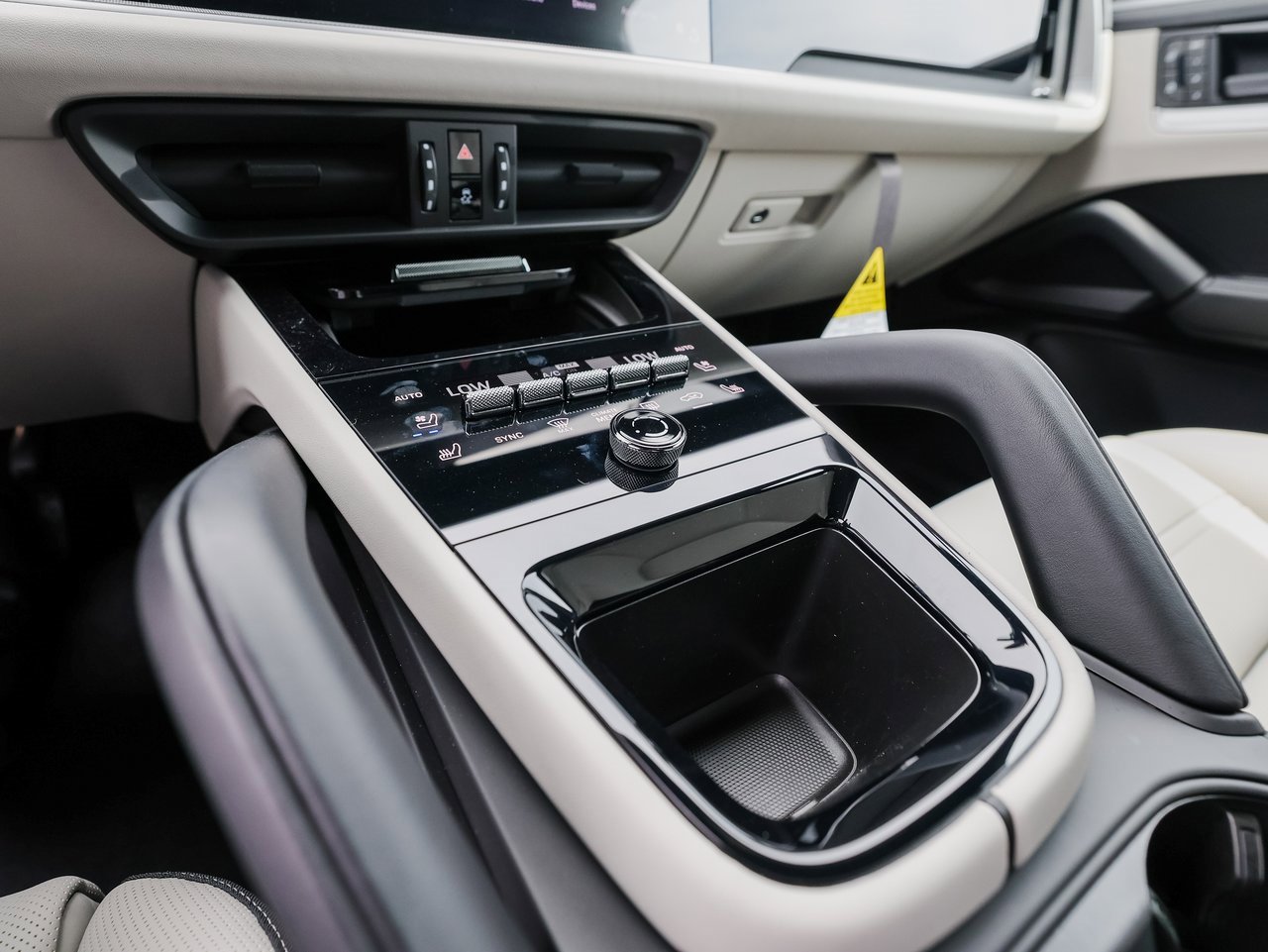 New 2025 Porsche Cayenne E-Hybrid Coupe image 20