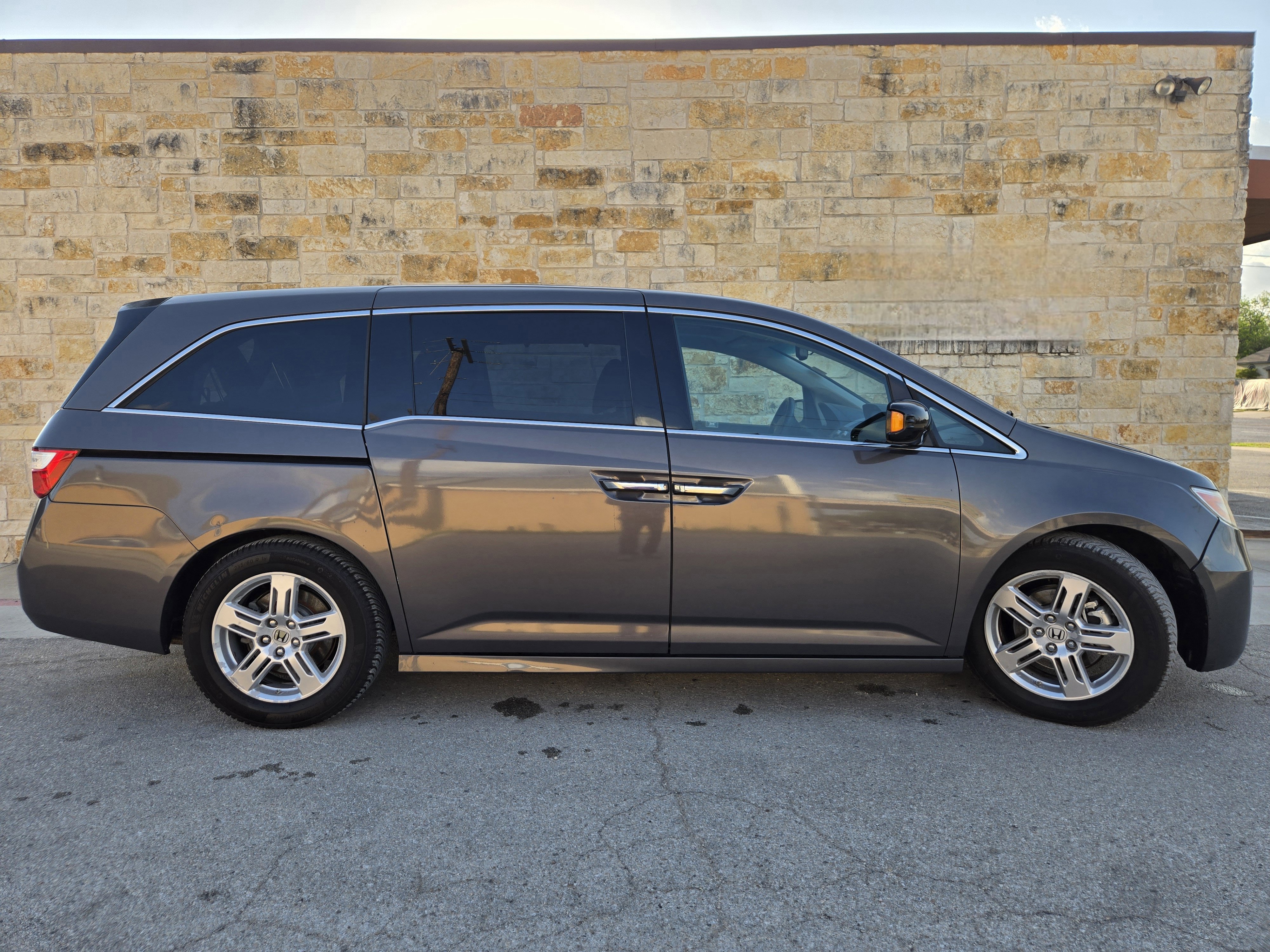 Used 2012 Honda Odyssey Touring image 14