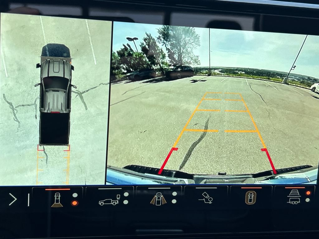 Used 2025 GMC Sierra 2500 AT4X AWD/4WD image 12