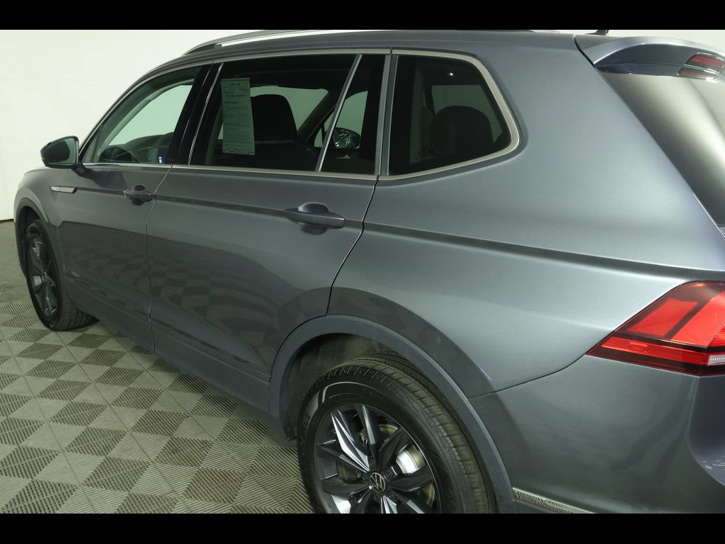 Used 2022 Volkswagen Tiguan SE AWD/4WD image 16