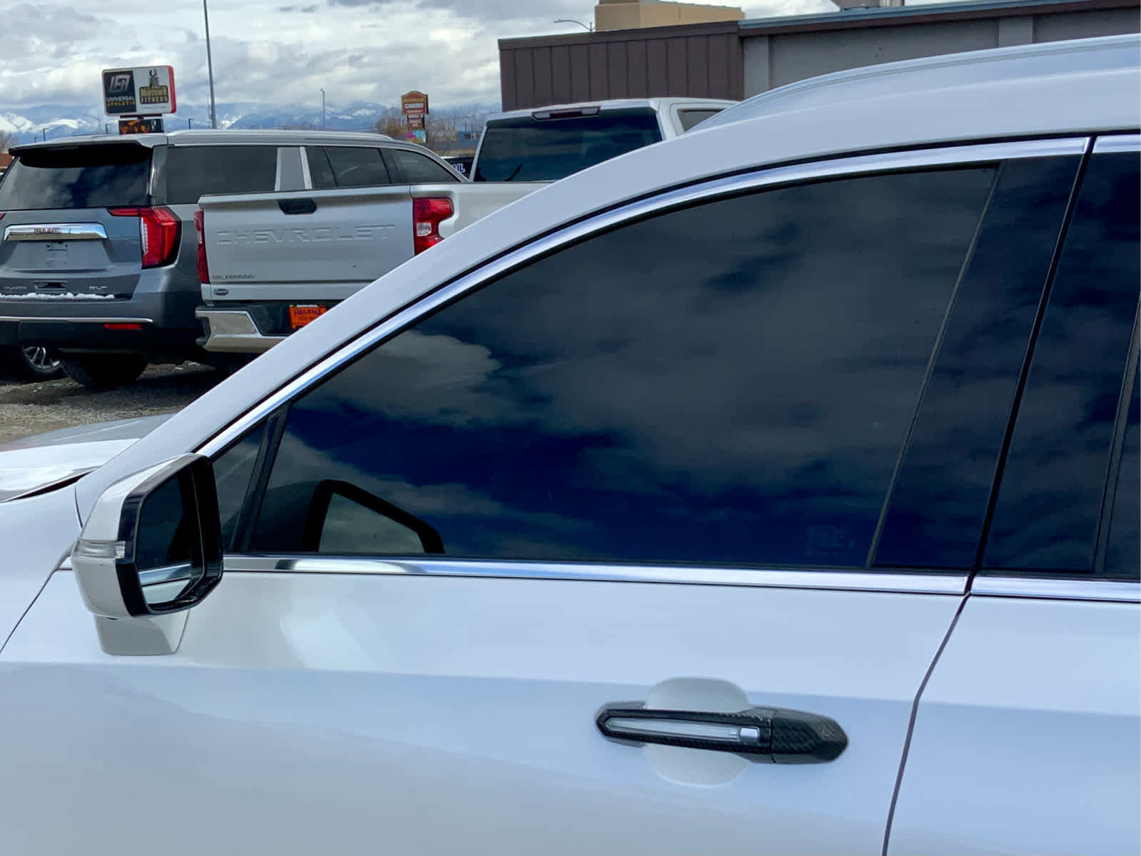 Used 2021 Cadillac XT4 Premium Luxury w/ Enhanced Visibility Package image 11