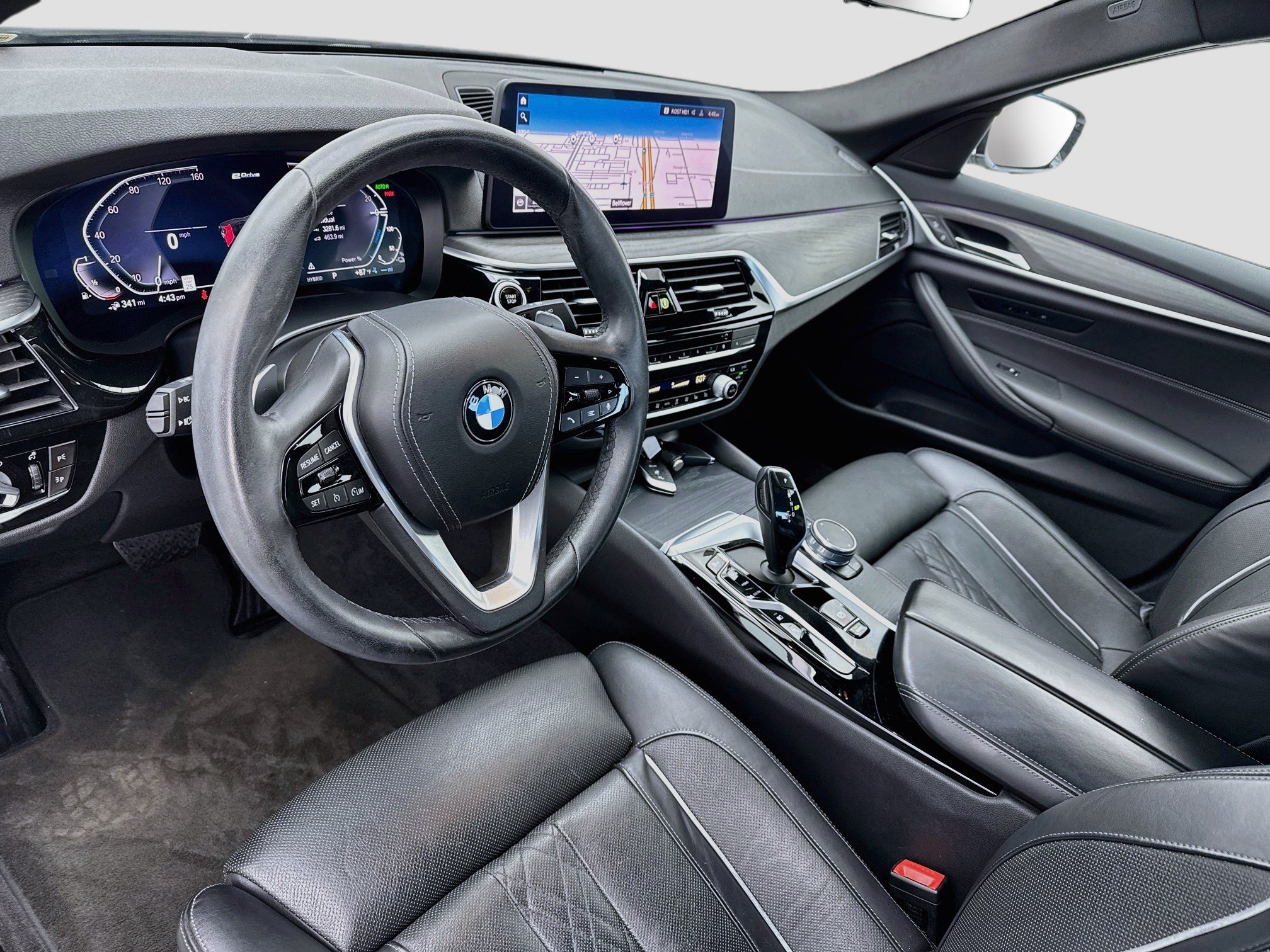 Used 2021 BMW 530e w/ Luxury Seating Package RWD image 7