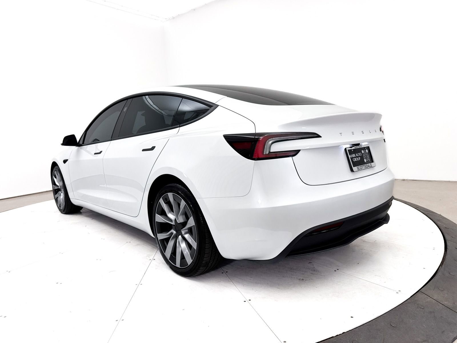 Used 2024 Tesla Model 3 Standard Range RWD image 16