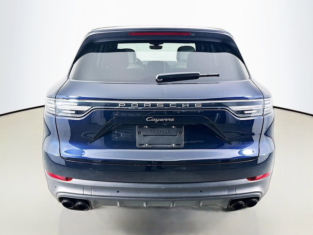 Certified 2023 Porsche Cayenne Platinum Edition image 10