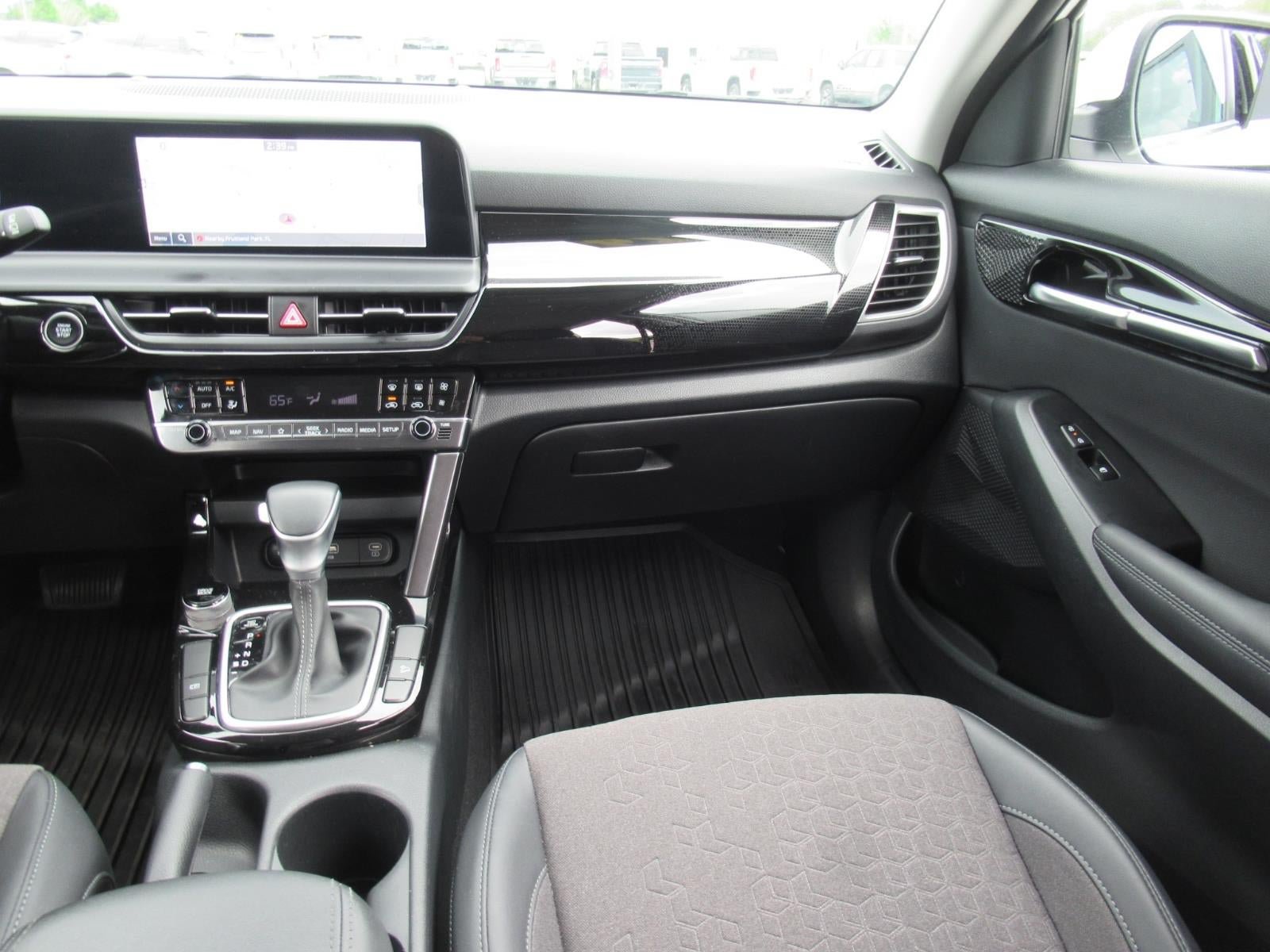 Used 2024 Kia Seltos S FWD image 14