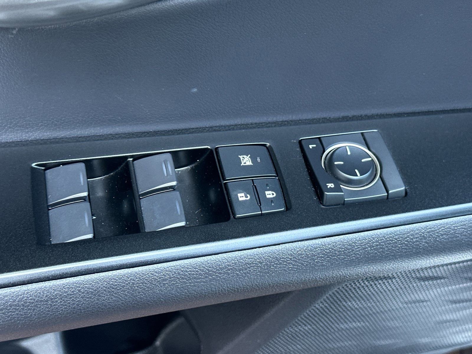Used 2024 Lexus UX 250h FWD image 12