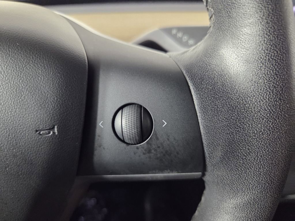Used 2020 Tesla Model Y Long Range AWD/4WD image 18