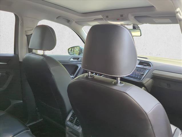 Used 2021 Volkswagen Tiguan SE w/ Panoramic Sunroof Package FWD image 28
