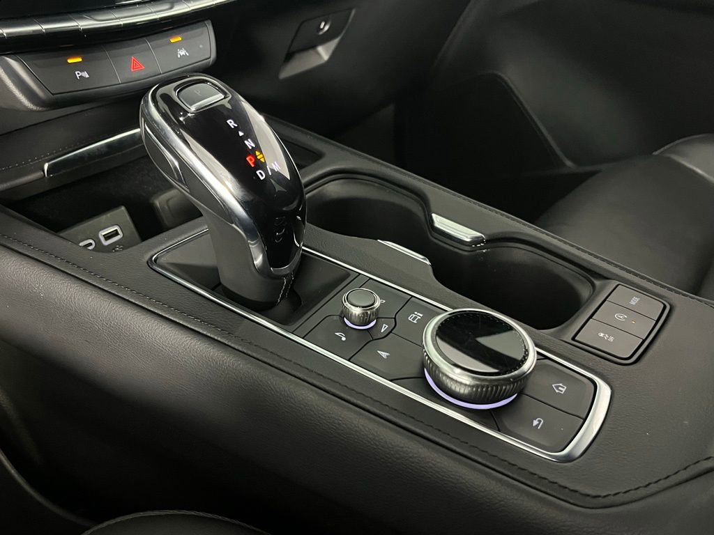 Used 2024 Cadillac XT4 Premium Luxury image 19