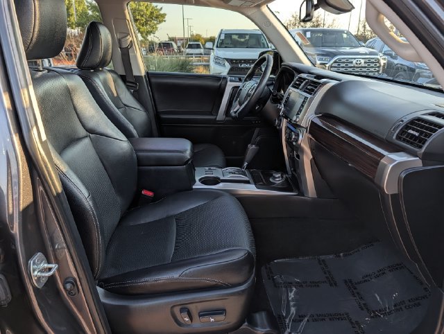 Used 2023 Toyota 4Runner Limited AWD/4WD image 33