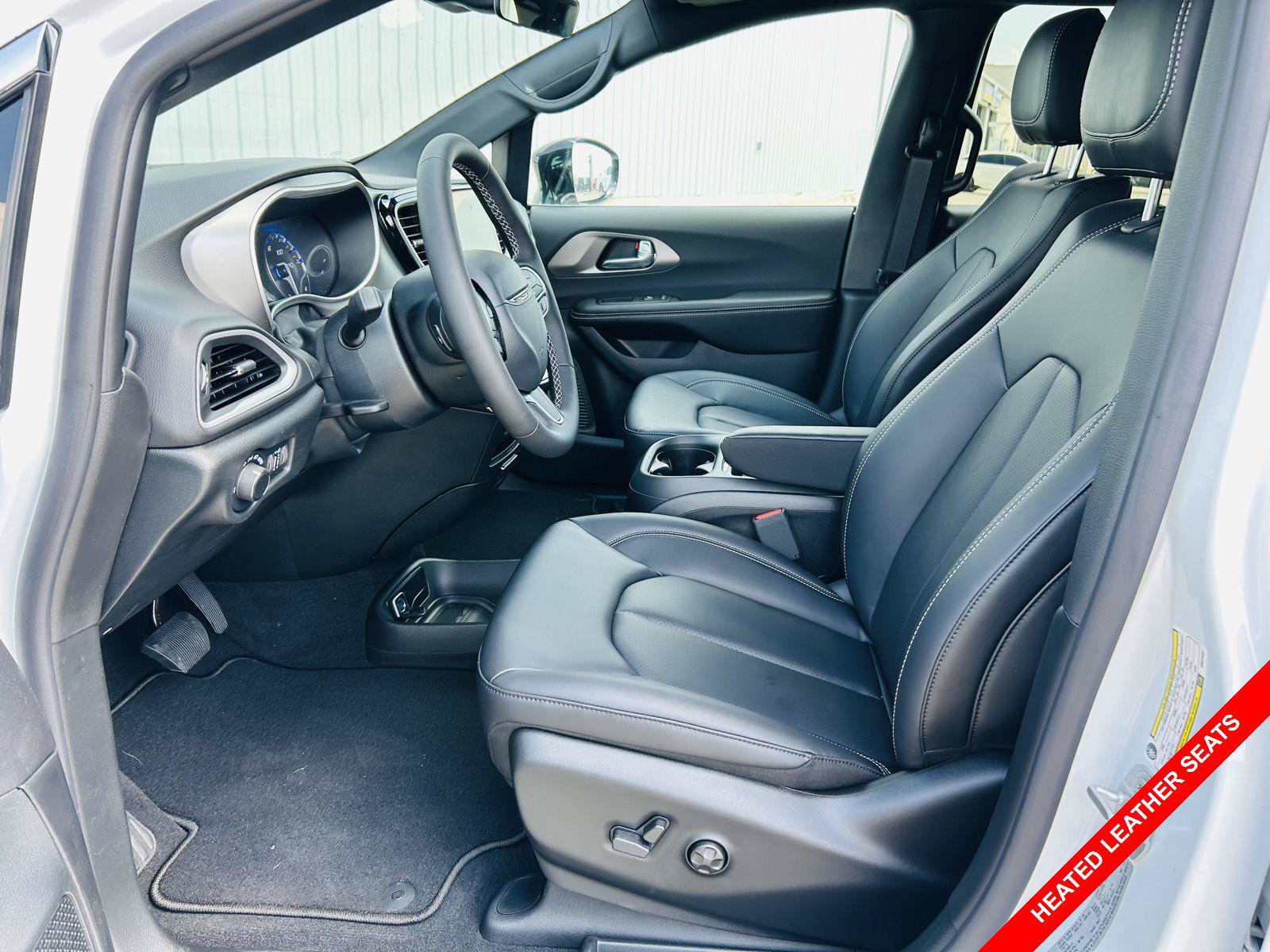 New 2027 Chrysler Pacifica LX FWD image 3