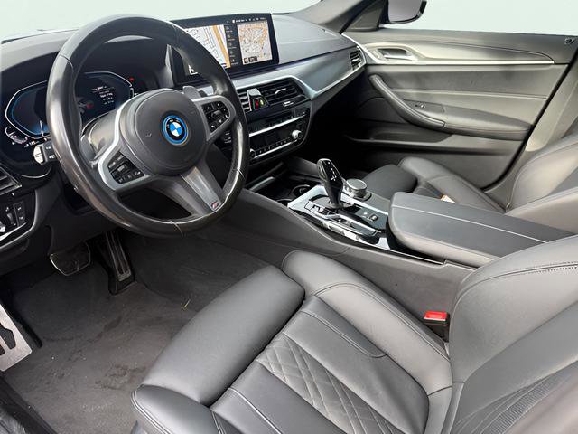 Used 2023 BMW 530e w/ M Sport Package image 12